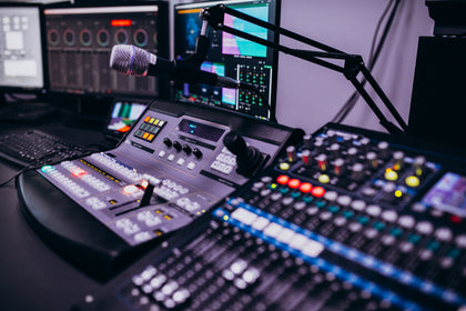 equipment-empty-musical-recording-room